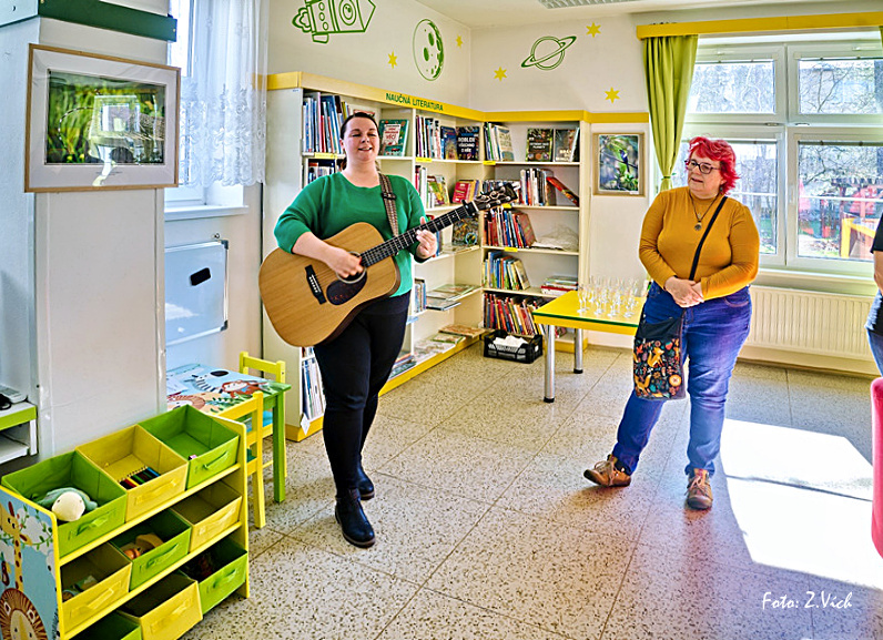 Vernisáž výstavy fotografů při VSMO - mknihovna Lutín 4-2025<br>